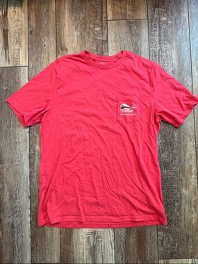 Vineyard Vines Men's Short Sleeve Pocket Tee in Red